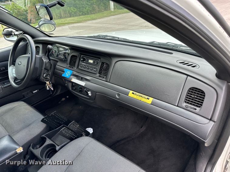 image for item EJ6388 2010 Ford  Crown Victoria Police Interceptor 