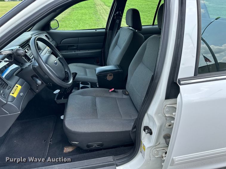 image for item EJ6388 2010 Ford  Crown Victoria Police Interceptor 