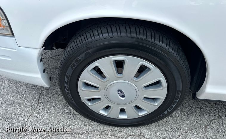 image for item EJ6388 2010 Ford  Crown Victoria Police Interceptor 