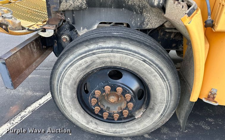 image for item EJ7080 2001 Bluebird  B7  school bus