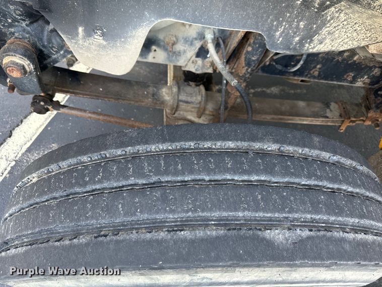 image for item EJ7080 2001 Bluebird  B7  school bus