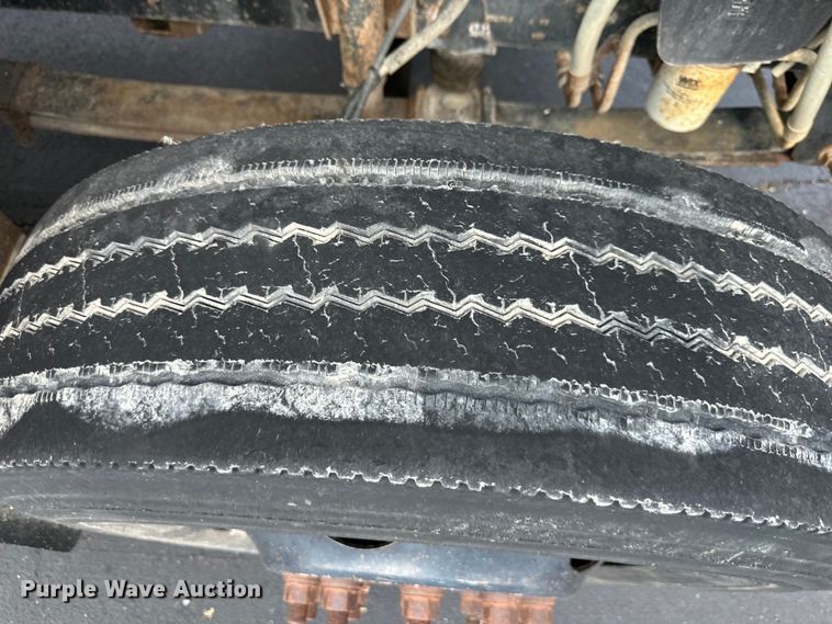 image for item EJ7080 2001 Bluebird  B7  school bus