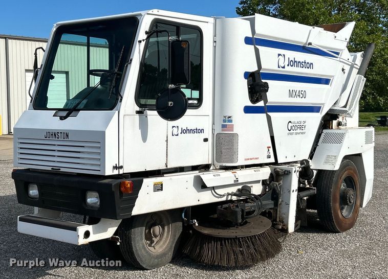 image for item EK4903 2004 Johnson  MX450 street sweeper
