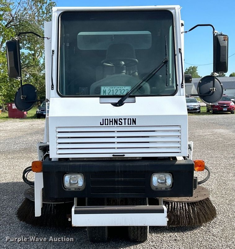 image for item EK4903 2004 Johnson  MX450 street sweeper