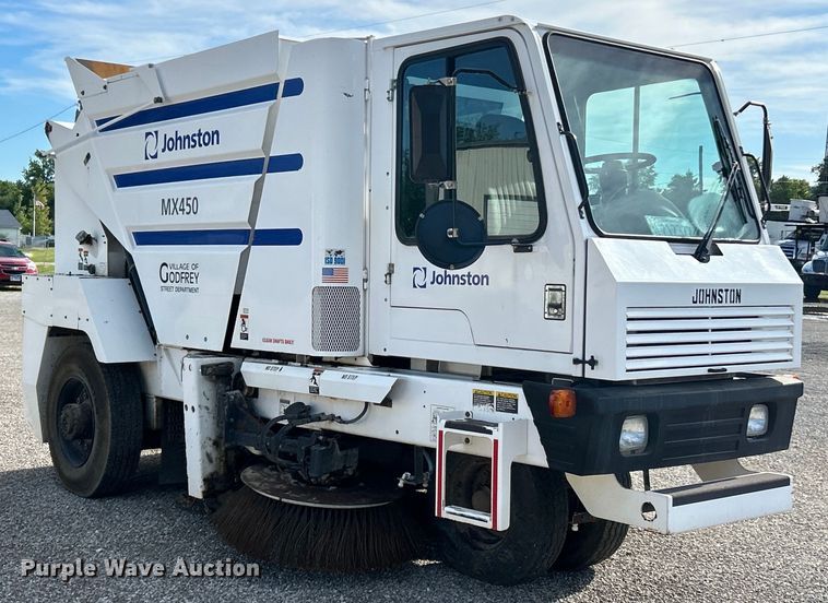 image for item EK4903 2004 Johnson  MX450 street sweeper