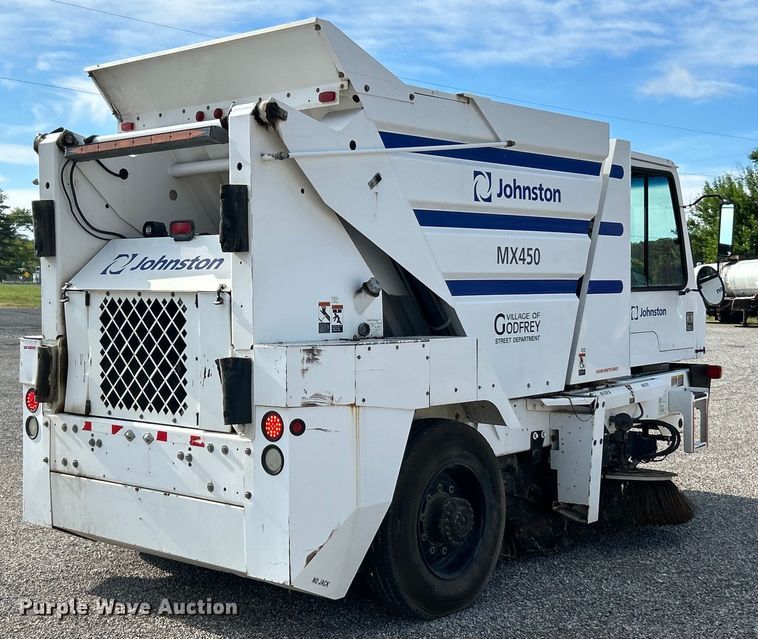 image for item EK4903 2004 Johnson  MX450 street sweeper