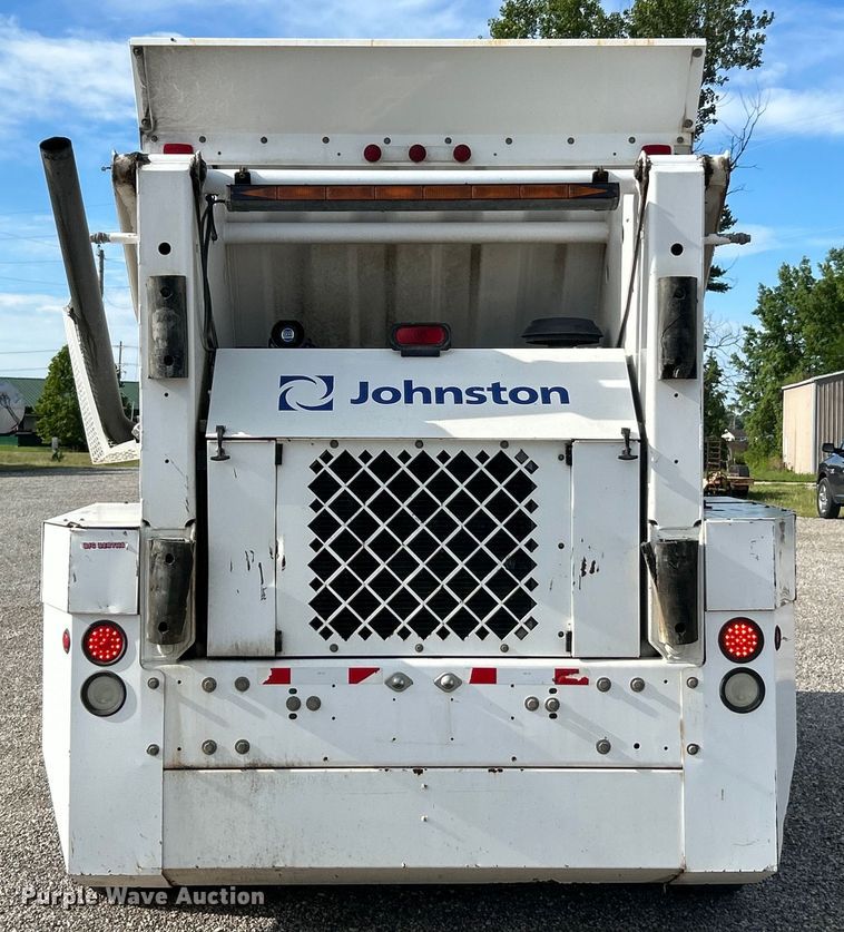 image for item EK4903 2004 Johnson  MX450 street sweeper