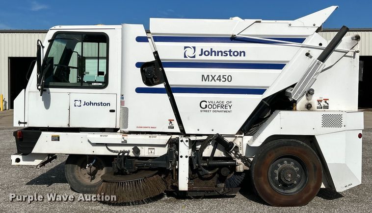 image for item EK4903 2004 Johnson  MX450 street sweeper