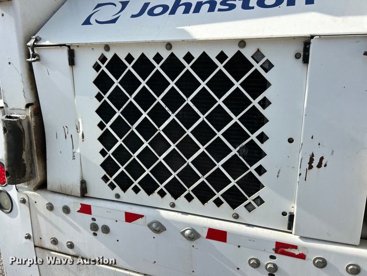 image for item EK4903 2004 Johnson  MX450 street sweeper