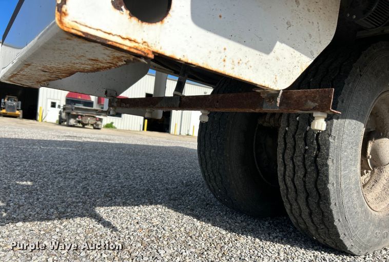 image for item EK4903 2004 Johnson  MX450 street sweeper