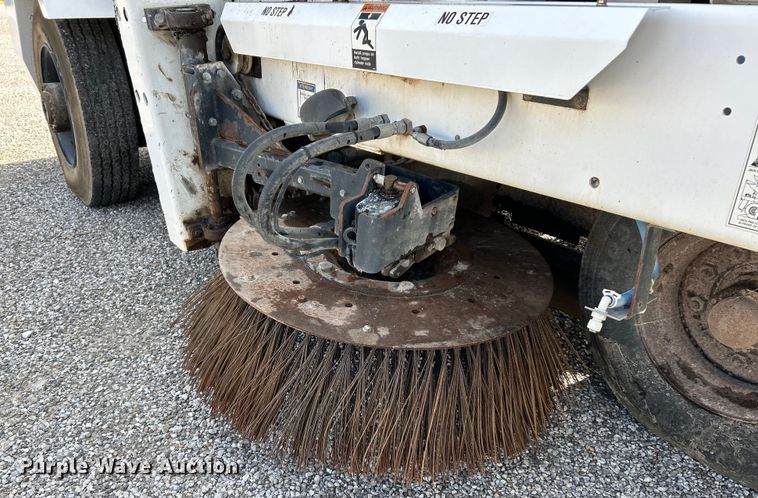 image for item EK4903 2004 Johnson  MX450 street sweeper