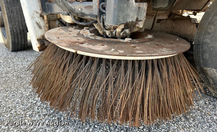 image for item EK4903 2004 Johnson  MX450 street sweeper