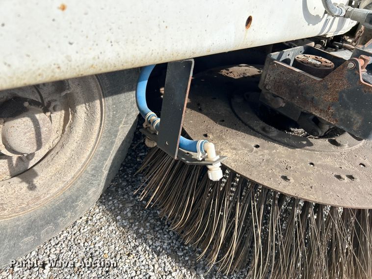 image for item EK4903 2004 Johnson  MX450 street sweeper