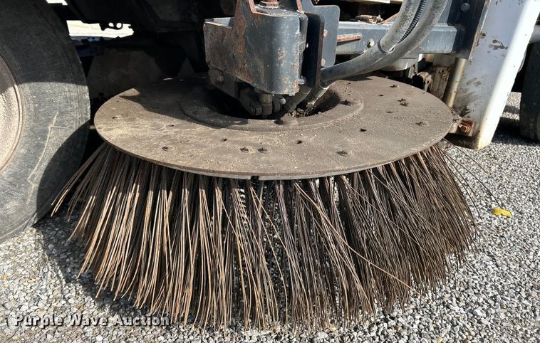 image for item EK4903 2004 Johnson  MX450 street sweeper