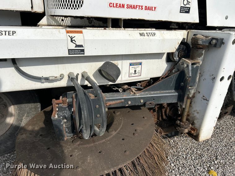 image for item EK4903 2004 Johnson  MX450 street sweeper
