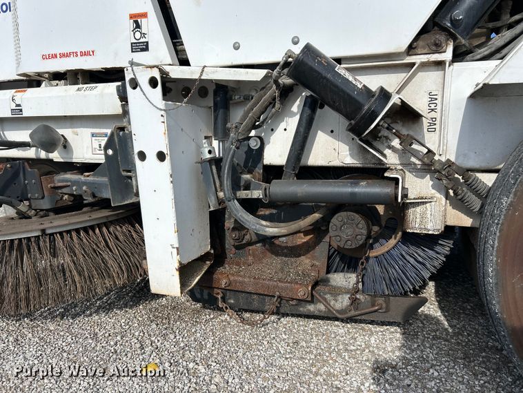 image for item EK4903 2004 Johnson  MX450 street sweeper