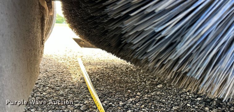 image for item EK4903 2004 Johnson  MX450 street sweeper