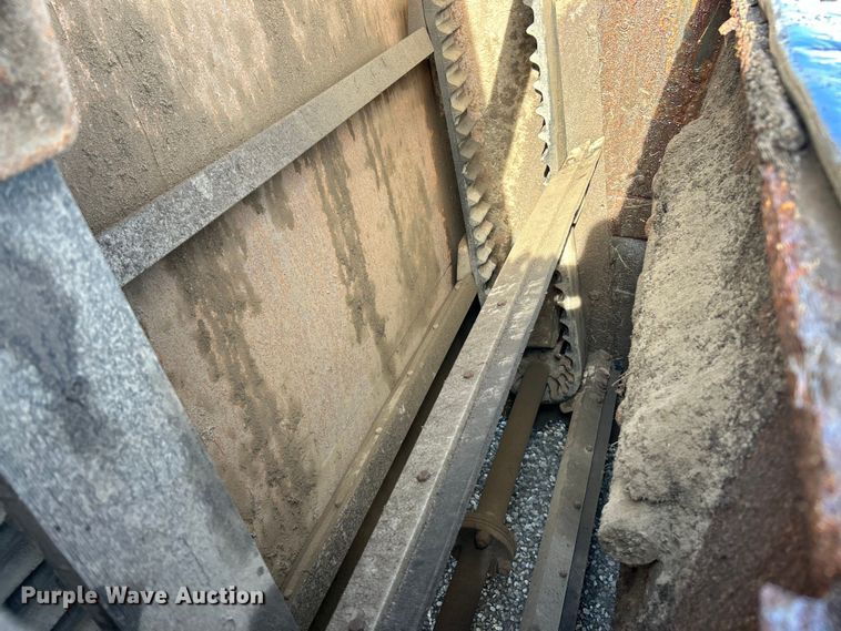 image for item EK4903 2004 Johnson  MX450 street sweeper