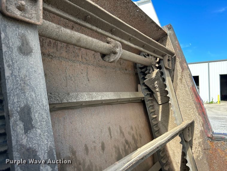 image for item EK4903 2004 Johnson  MX450 street sweeper