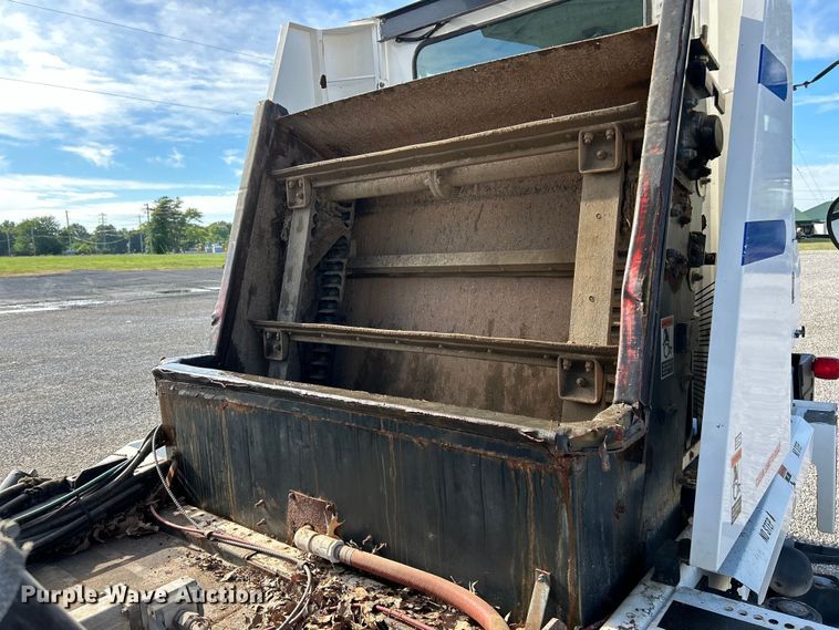 image for item EK4903 2004 Johnson  MX450 street sweeper