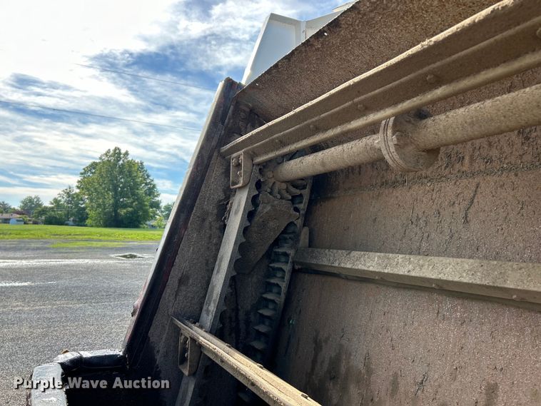 image for item EK4903 2004 Johnson  MX450 street sweeper