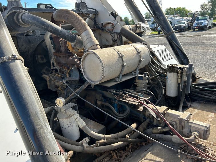 image for item EK4903 2004 Johnson  MX450 street sweeper