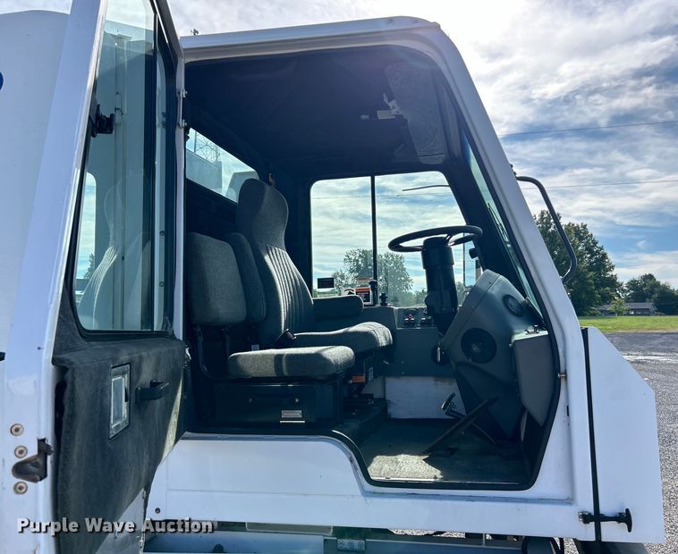 image for item EK4903 2004 Johnson  MX450 street sweeper