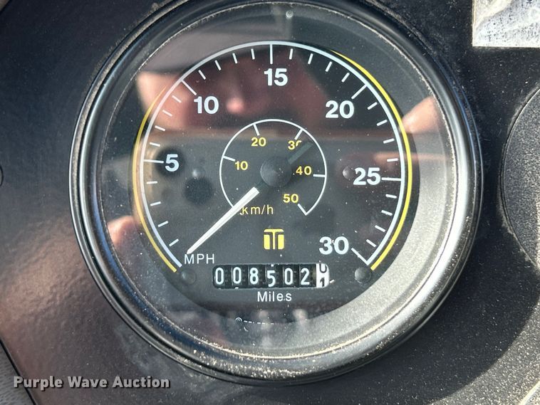 image for item EK4903 2004 Johnson  MX450 street sweeper