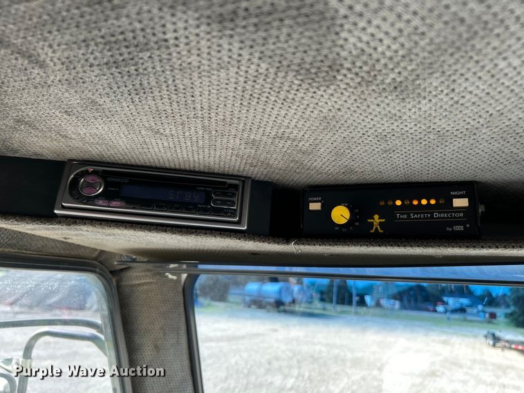 image for item EK4903 2004 Johnson  MX450 street sweeper