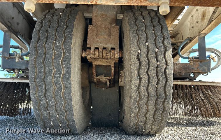 image for item EK4903 2004 Johnson  MX450 street sweeper