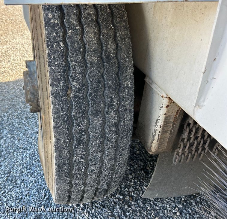 image for item EK4903 2004 Johnson  MX450 street sweeper