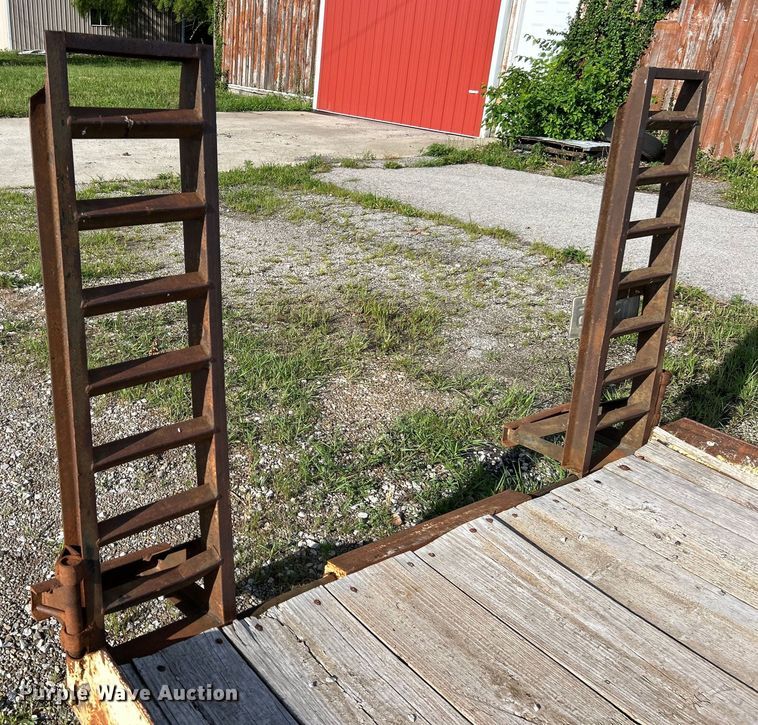 image for item EK4904 1997 Cronkhite 2300WA equipment trailer