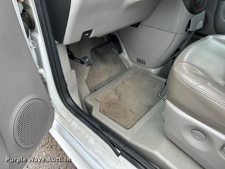 image for item EK4905 2006 Chevrolet  Uplander handicap accessible van