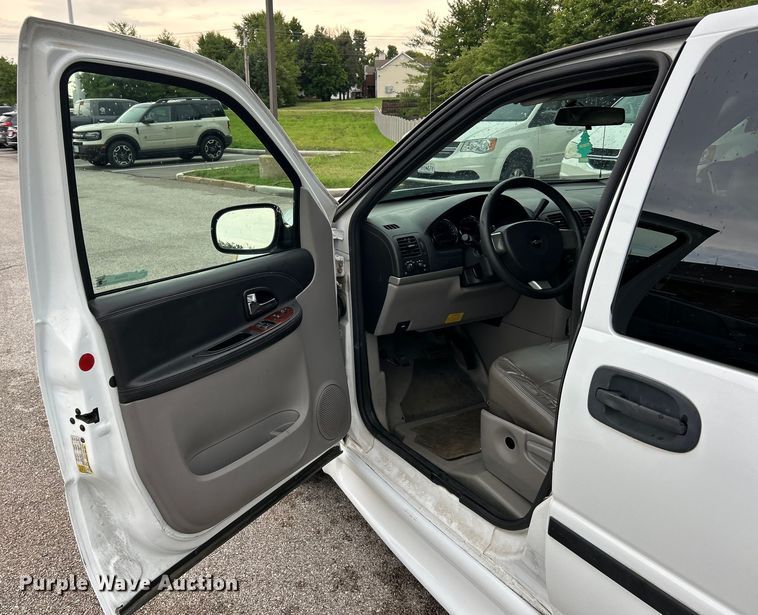 image for item EK4906 2006 Chevrolet  Uplander  handicap accessible van