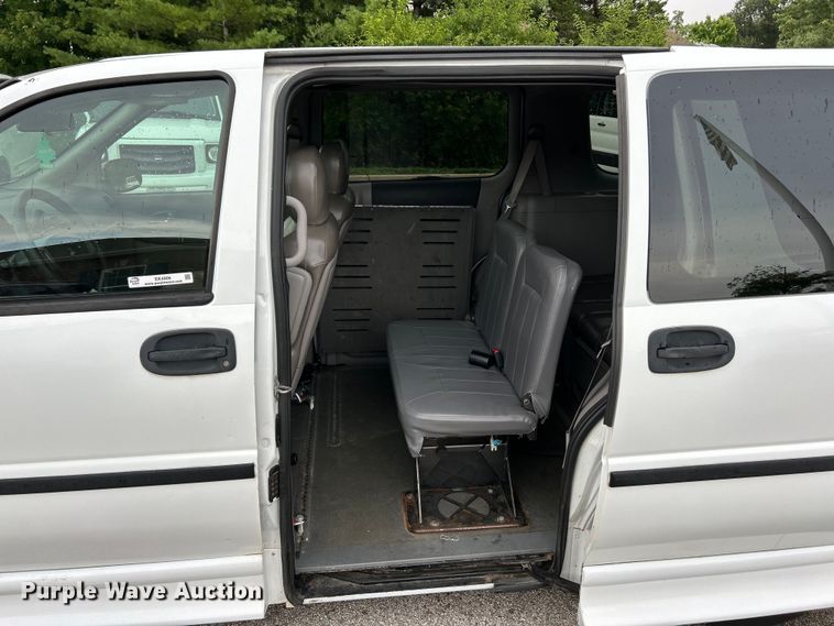 image for item EK4906 2006 Chevrolet  Uplander  handicap accessible van