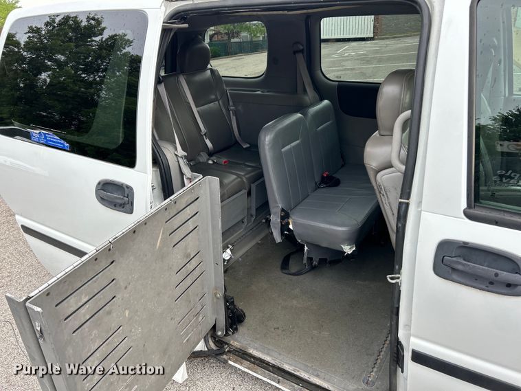 image for item EK4906 2006 Chevrolet  Uplander  handicap accessible van