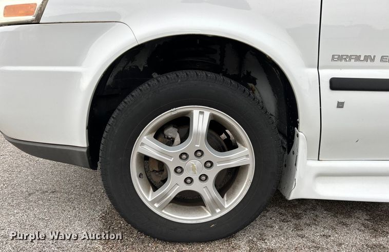 image for item EK4906 2006 Chevrolet  Uplander  handicap accessible van