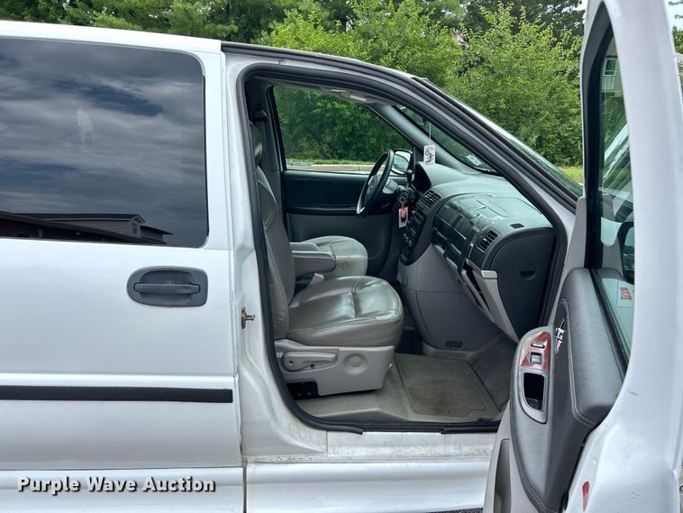 image for item EK4912 2008 Chevrolet  Uplander handicap accessible van