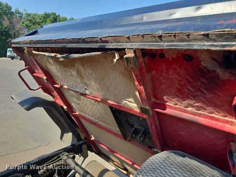 image for item EK6211 2002 Kawasaki  Mule 3020 utility vehicle