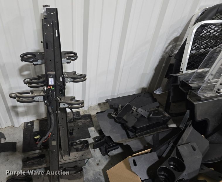 image for item EK6218 Police equipment 