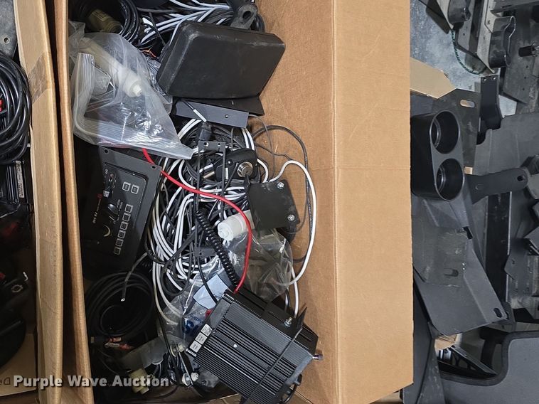 image for item EK6218 Police equipment 