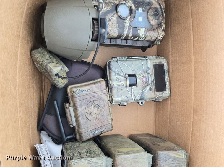 image for item EK6221 (11) game trail cameras