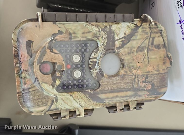 image for item EK6221 (11) game trail cameras