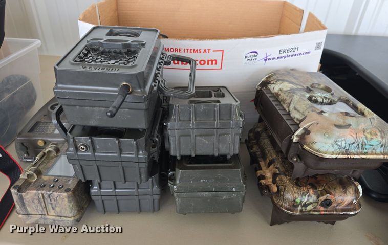 image for item EK6221 (11) game trail cameras