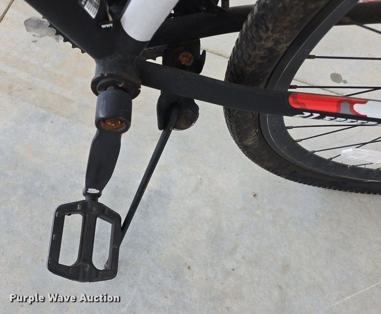 image for item EK6223 Mongoose  Excursion bicycle