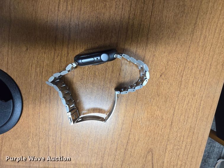 image for item EK6254 Apple watch