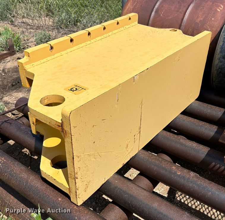 image for item IB9433 John Deere PT-EMA-PBlock motor grader push block