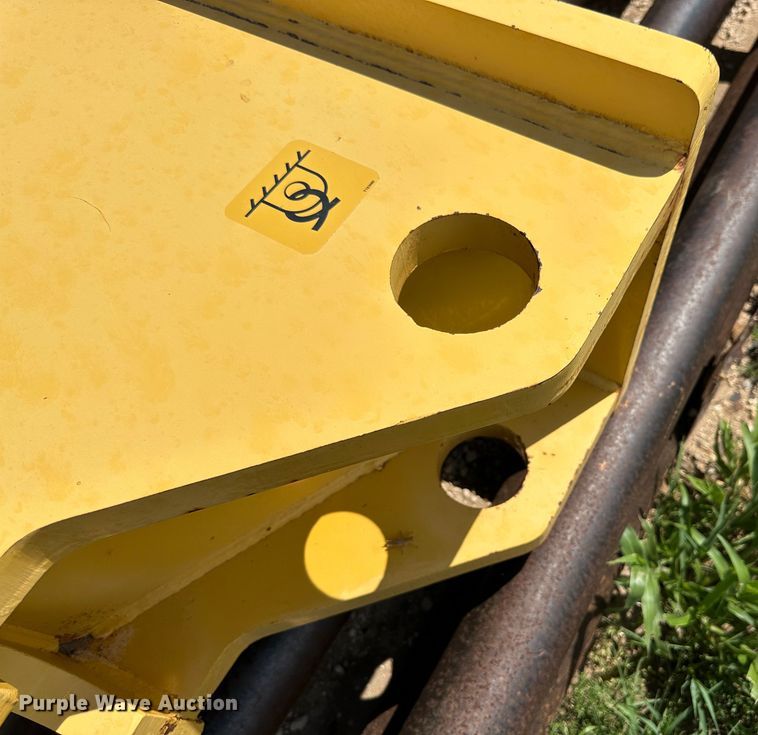 image for item IB9433 John Deere PT-EMA-PBlock motor grader push block