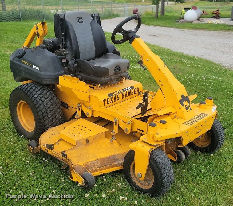 image for item KA9905 2017 Cub Cadet Pro Z 900  ZTR lawn mower