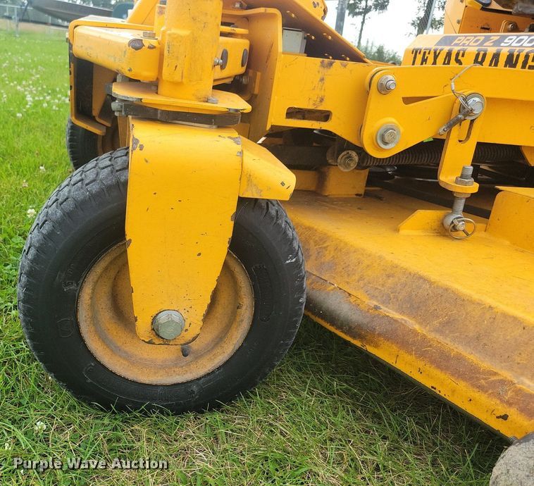 image for item KA9905 2017 Cub Cadet Pro Z 900  ZTR lawn mower